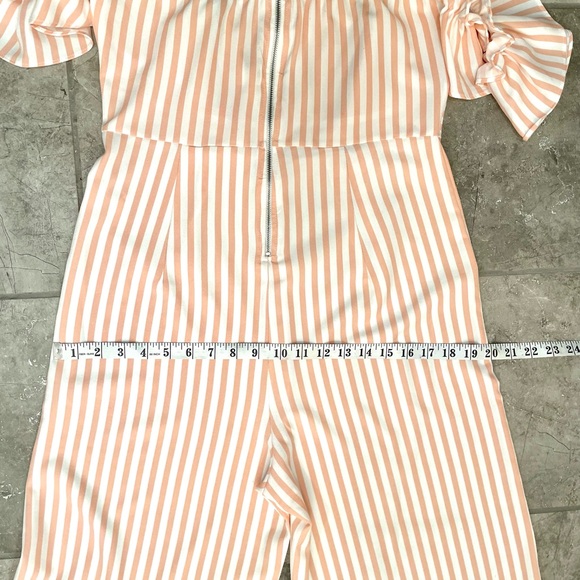🛍️Host Pick!🛍️ Adorable Jumpsuit Off-theShoulder L - Picture 9 of 15